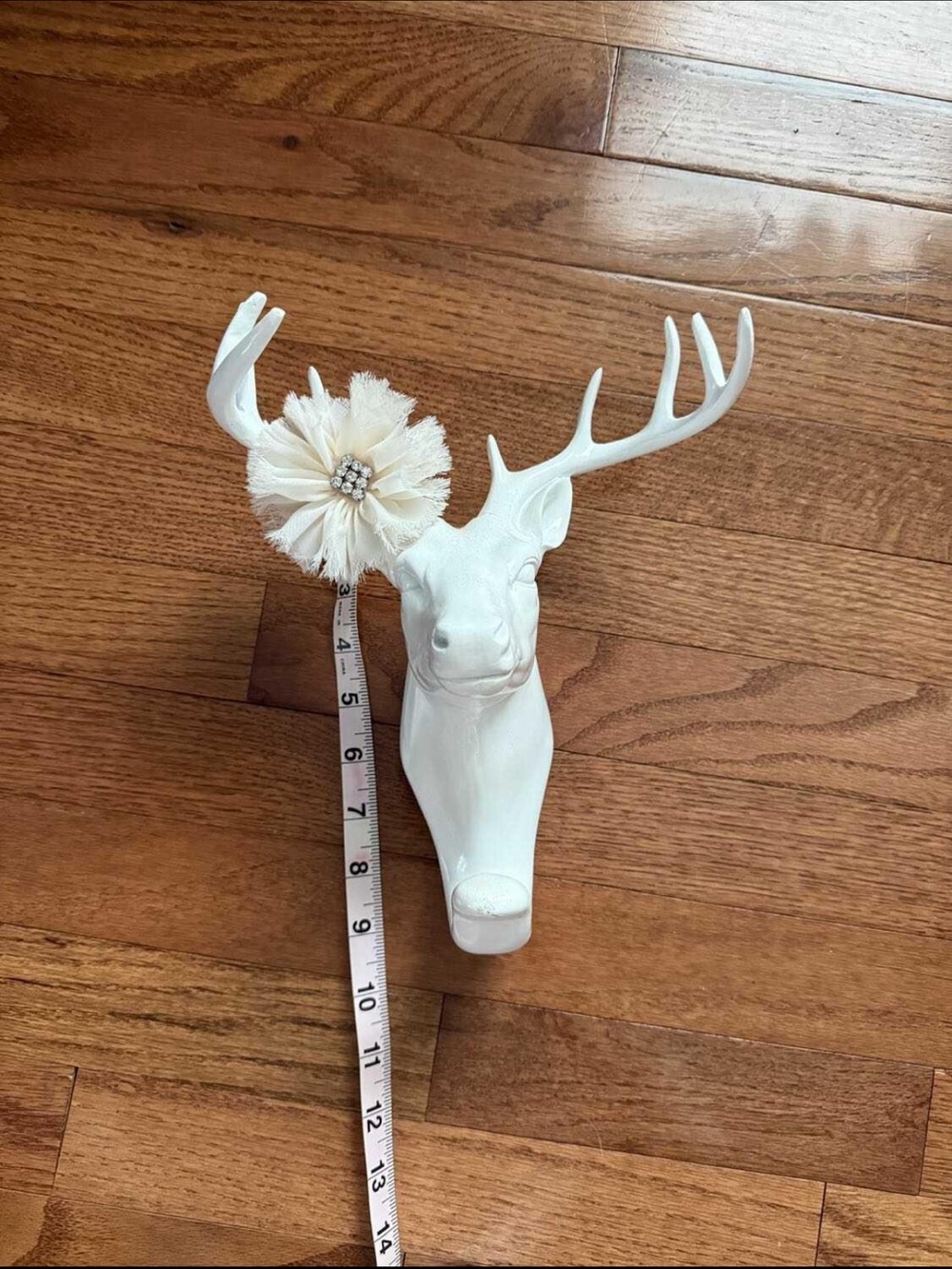 Hobby Lobby White Ceramic Deer Head Hook with Cream Fabric Flower